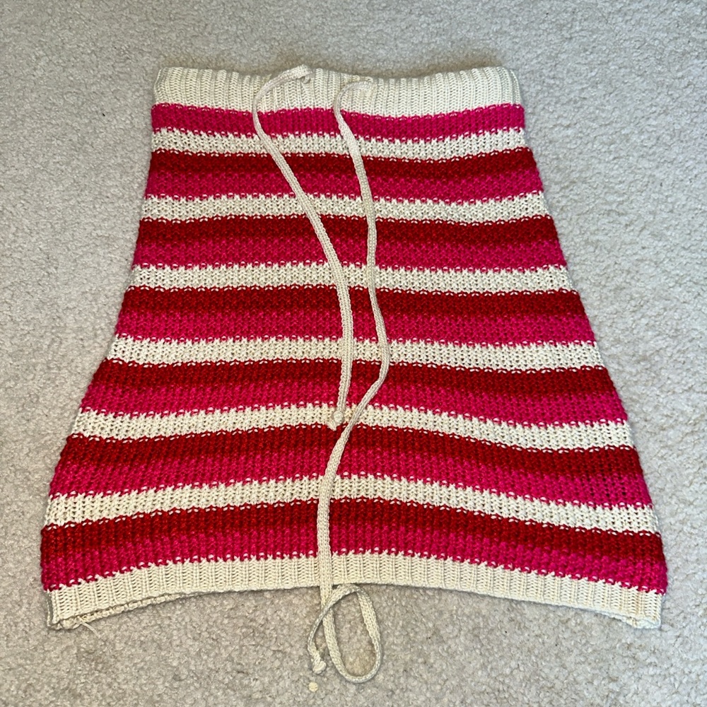 Fashion nova small crochet skirt